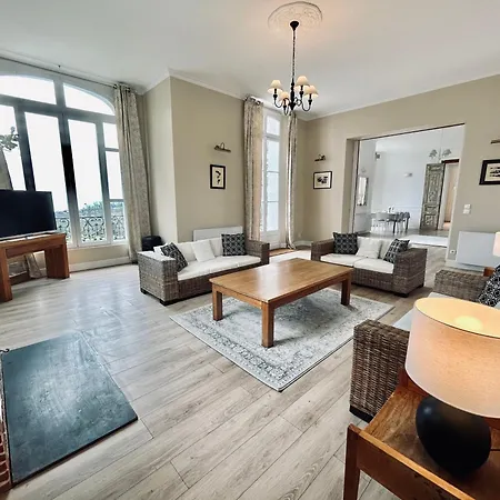 Chateau Des Fougeres Sur * 滨海图维列