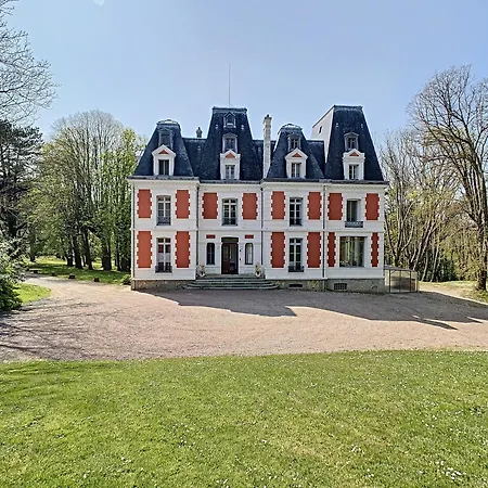 Château Des Fougères Sur *