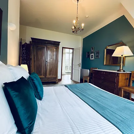 Château Des Fougères Sur *