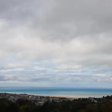 Château Des Fougères Sur