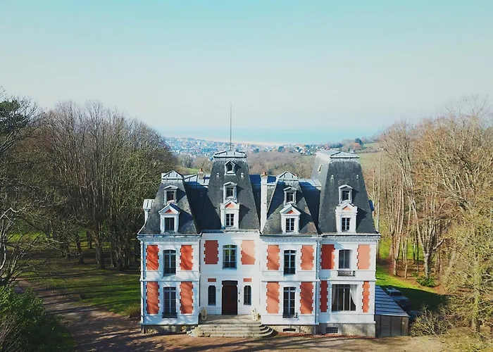 Chateau Des Fougeres Sur