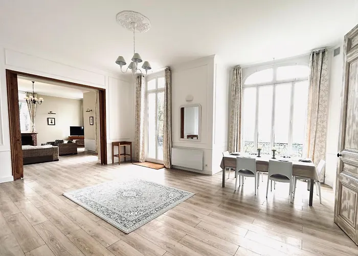 Chateau Des Fougeres Sur Trouville-sur-Mer