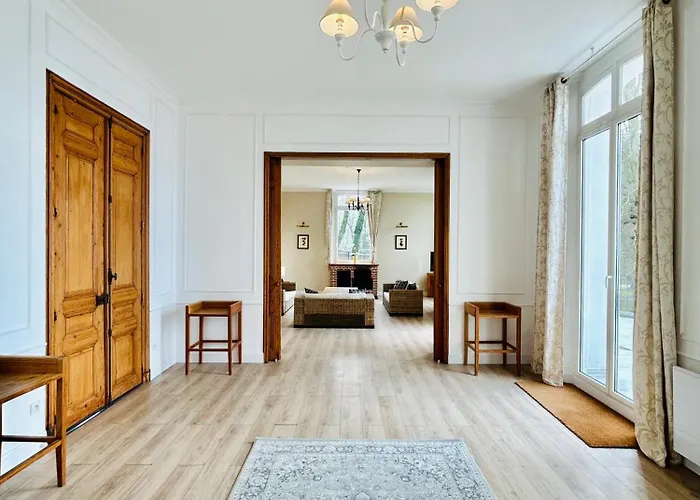 Chateau Des Fougeres Sur Willa *